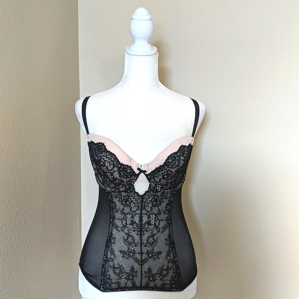 NWOT - Victoria Secret - Matching corset w/panty - DONATED